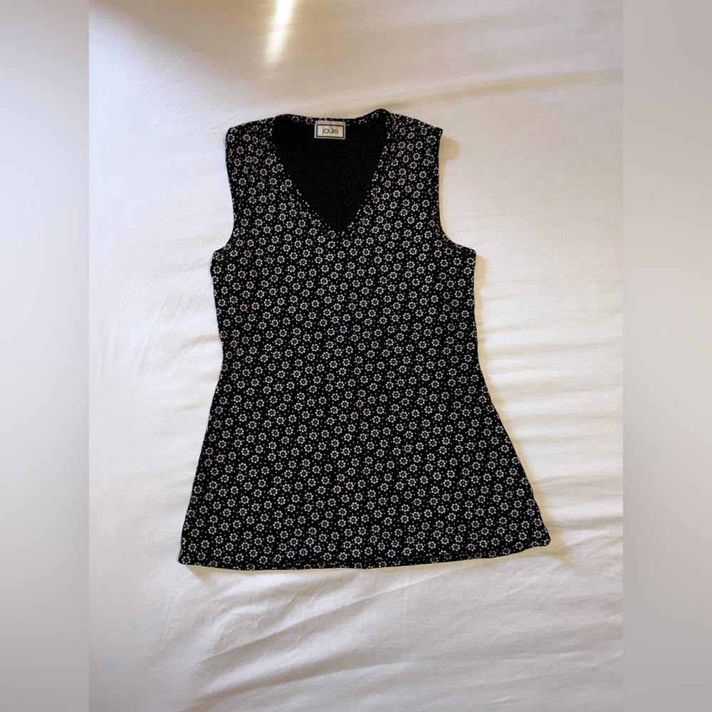 Black and White Floral Tank Top || Joule V-Neck